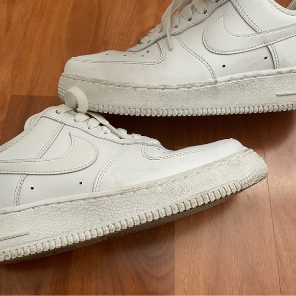 Nike Air Force 1s ‘07 - Picture 5 of 8